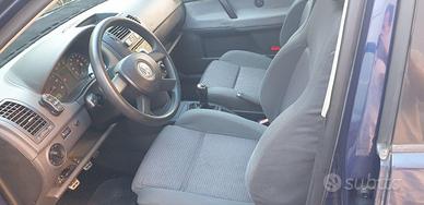 VOLKSVAGEN POLO