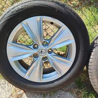 Cerchi Lexus UX250 17" gommati
