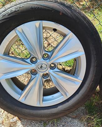 Cerchi Lexus UX250 17" gommati