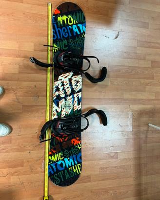 Snowboard Atomic con attacchi Atomic + sacca