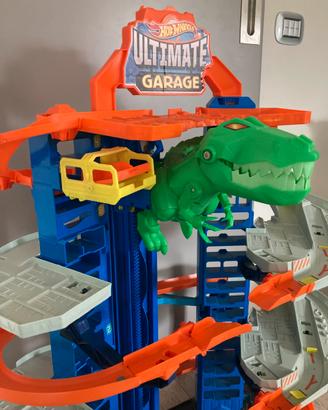 Hot wheels ultimate garage