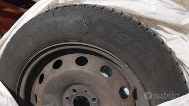 Pneumatici 195/65 R15 da neve con cerchioni