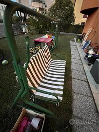 Dondolo per giardino