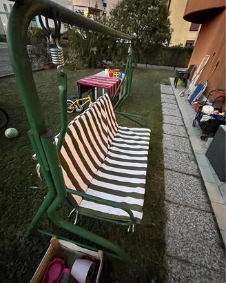 Dondolo per giardino