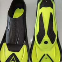 pinne piscina ragazzo