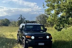 TOYOTA FJ CRUISER