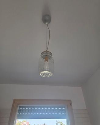 Lampada fai-da-te realizzata con Barattolo vetro
