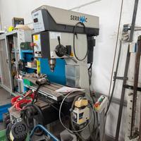 Trapano fresa con colonna prismatica Serrmac