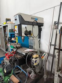 Trapano fresa con colonna prismatica Serrmac