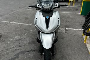 Beverly 300S