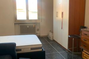 Singola spaziosa in Via Treves 25