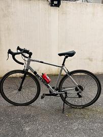 Bici da corsa gravel Triban 100