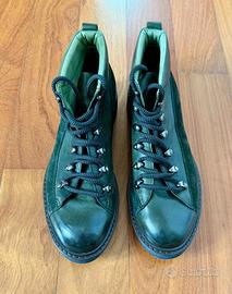 Scarpa in pelle, artigianale.