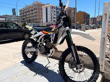 HUSQVARNA TE 250 4T 2010 TARGATA – REVISIONATA –