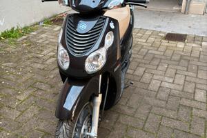 Piaggio carnaby 250