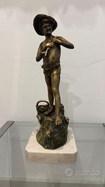 Antica statua di bronzo