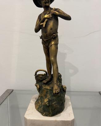 Antica statua di bronzo