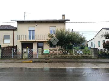 CASA SEMINDIPENDENTE A RAVENNA