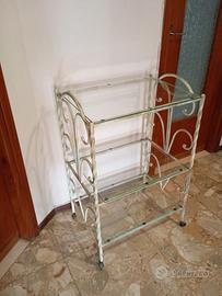Mobiletto in ferro battuto