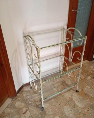 Mobiletto in ferro battuto