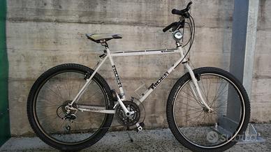 Bici MTB Rider con  Shimano Altus 3x7