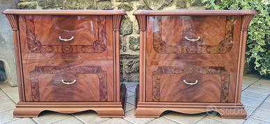 Coppia di Comodini Classici in Radica / Legno Luci