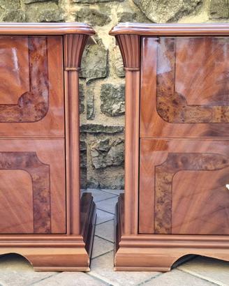 Coppia di Comodini Classici in Radica / Legno Luci