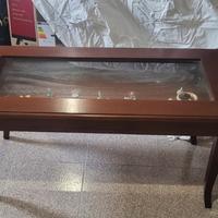 Tavolino portaoggetti