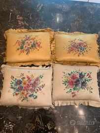 Cuscini d’arredo dipinti a mano