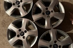Set 4 cerchi in lega Ford Fiesta
