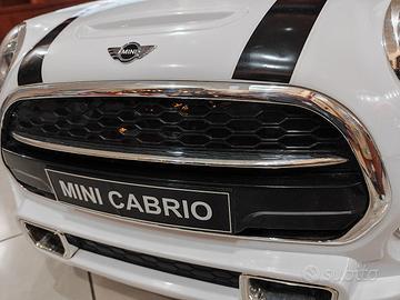 Auto elettrica Mini Cabrio con telecomando 