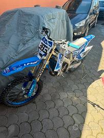 cross 250 4t