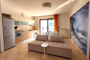 Appartamento con tre camere e due bagni