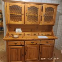 cucina e credenza