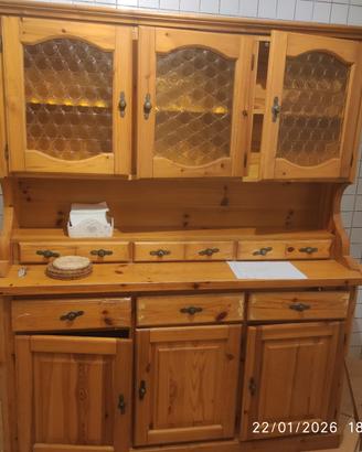 cucina e credenza