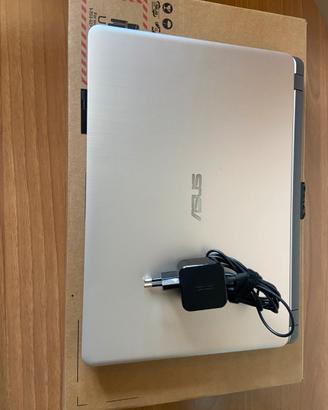 Computer ASUS F507MA