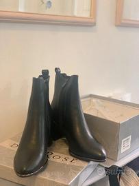 NEW - Nuovi - Stivaletti Neri - Closet essential!