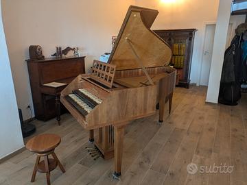 Clavicembalo Neupert 2 manuali 4 registri e liuto