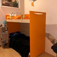 letto a castello con scale laterali