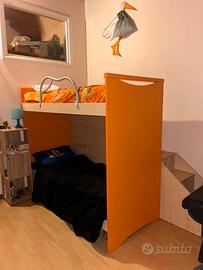 letto a castello con scale laterali