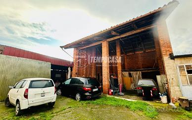 CHIVASSO TRAVATA CON BOX AUTO E GIARDINO