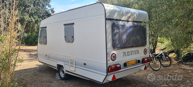 Roulotte adria 4050tk