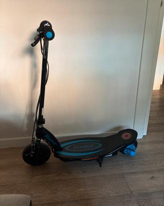 Monopattino Razor E100