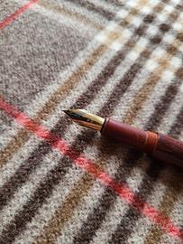 penna stilografica artigianale in mogano rosso