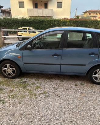 Ford Fiesta 2004 – 300.000 km – Buone condizioni