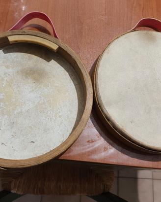 Gioco vintage tamburelli in cuoio e legno e pallin