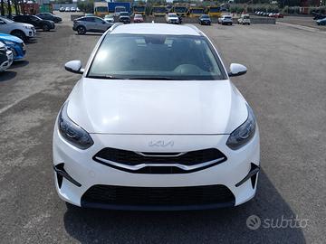 KIA Ceed III 2022 SW - Ceed SW 1.6 crdi mhev Busin