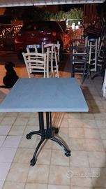 piedi tavoli in ferro e piano tavolo legno grigio