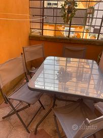 Tavolo e set di 4 sedie da esterno No spedizione