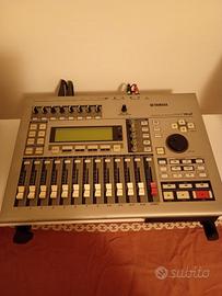 Yamaha AW 16 g registratore multitraccia 